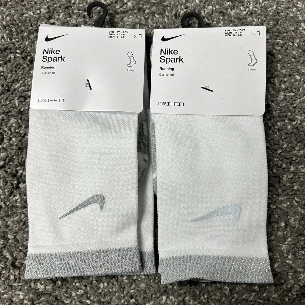 Nike Womens Size 7.5-9 White Gray Spark Cushioned Crew Socks 2 Pair